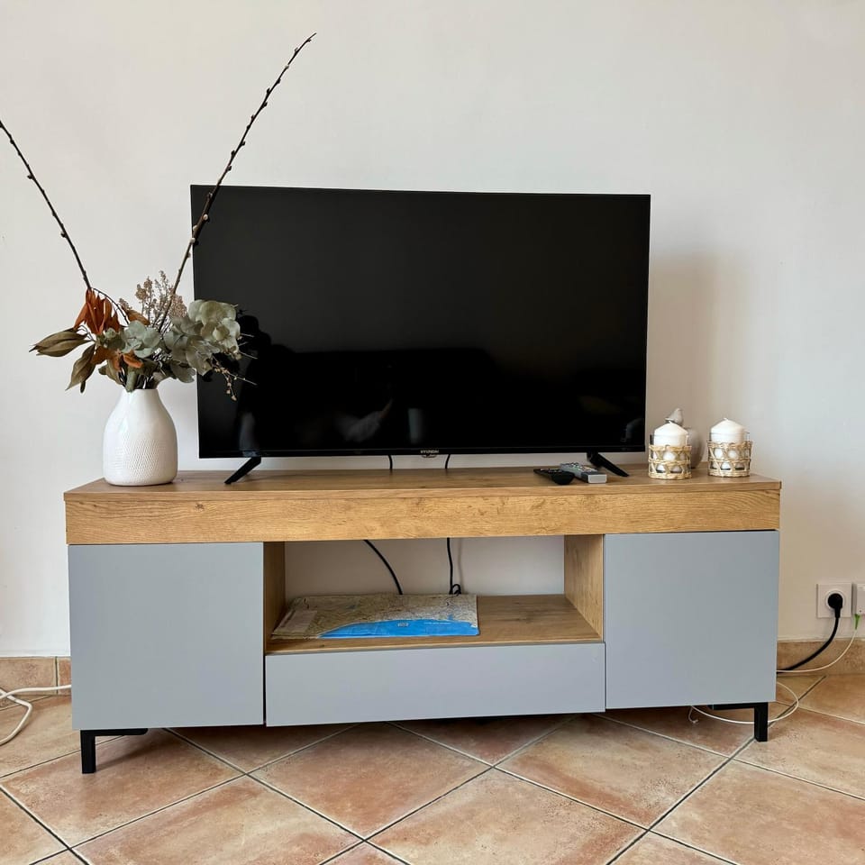 Communal lounge/ TV room, TV and multimedia