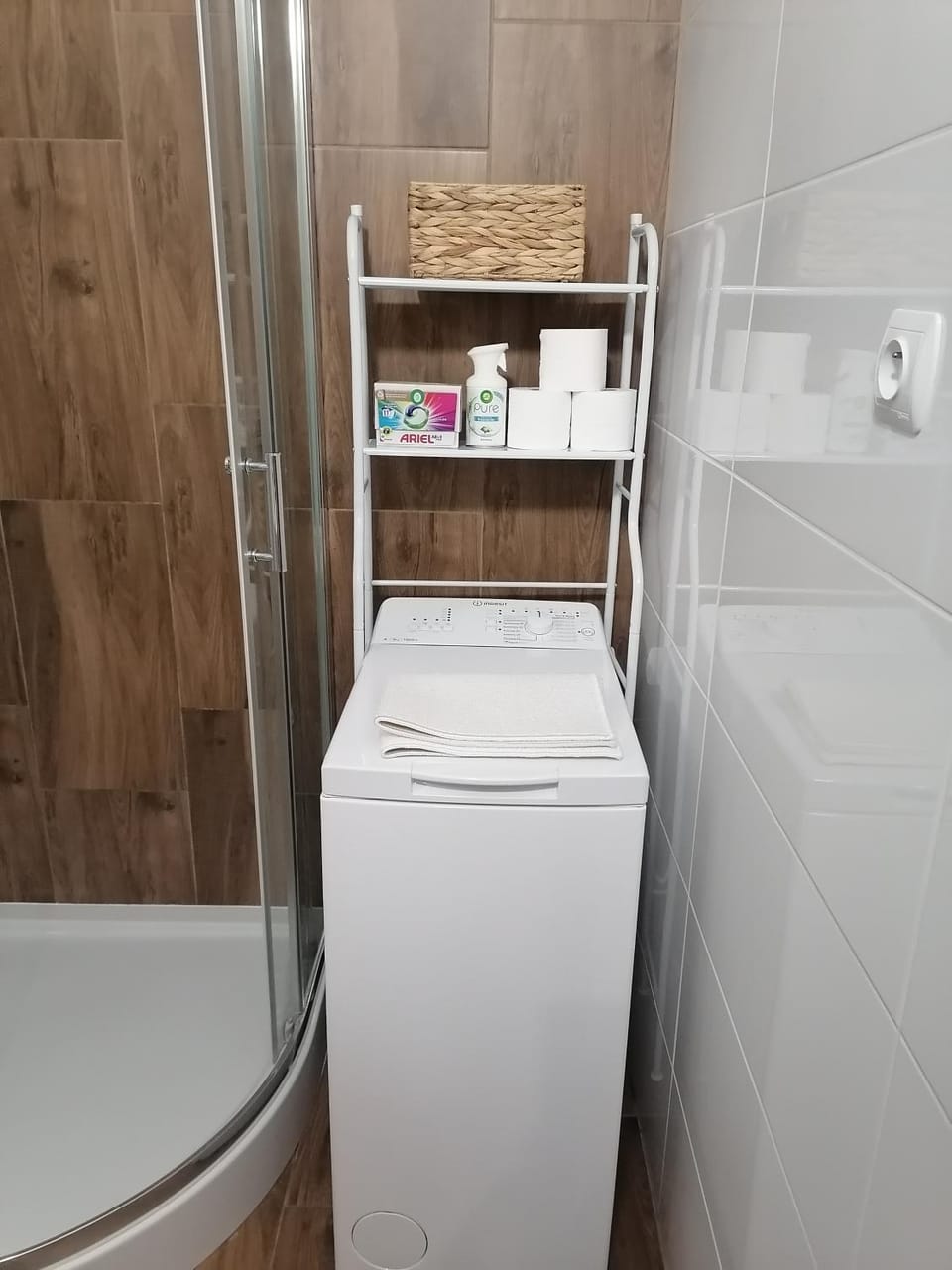 Shower, washing machine