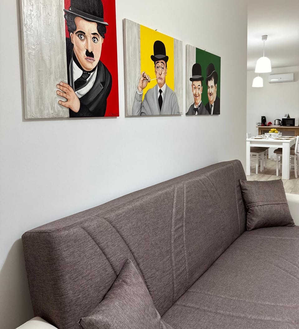 Living room, Decorative detail