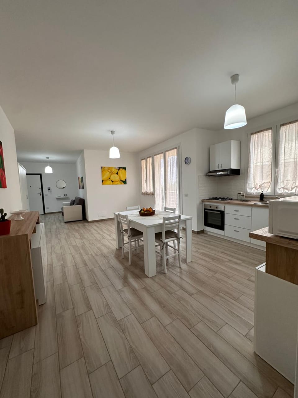 Kitchen or kitchenette, Dining area, minibar, pet friendly, stove