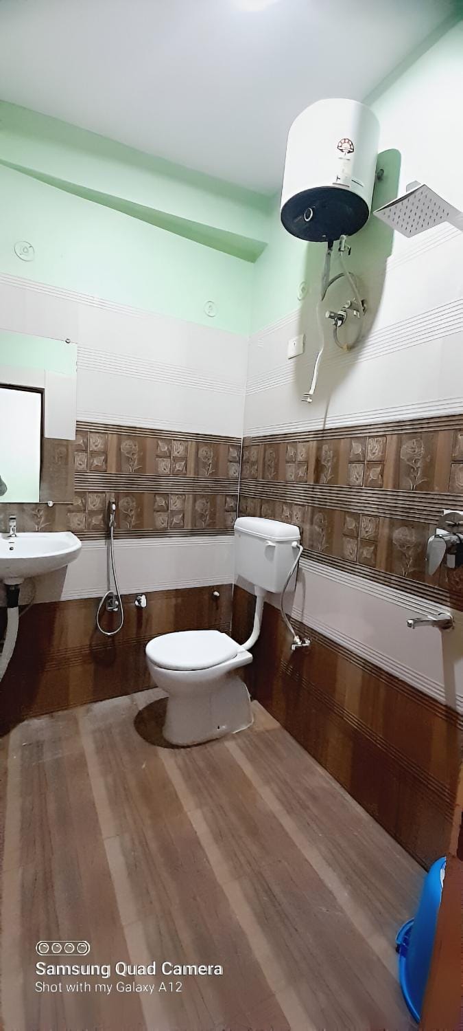 Shiv Niketan Guest House 200mtr from Shri Ram mandir Hotel in Uttar Pradesh