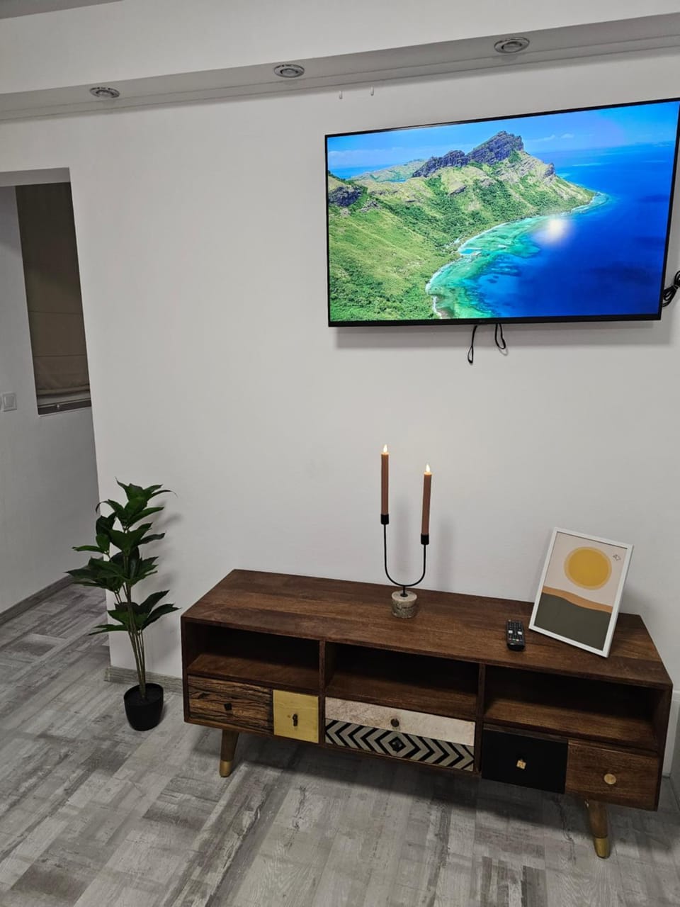 Communal lounge/ TV room, TV and multimedia, Living room