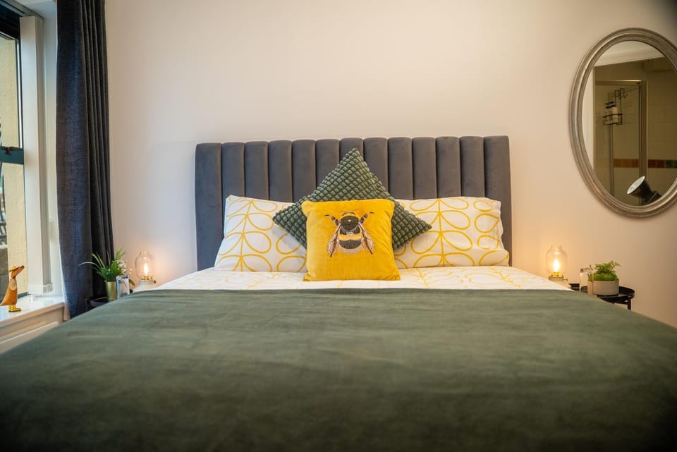 Bed, Bedroom
