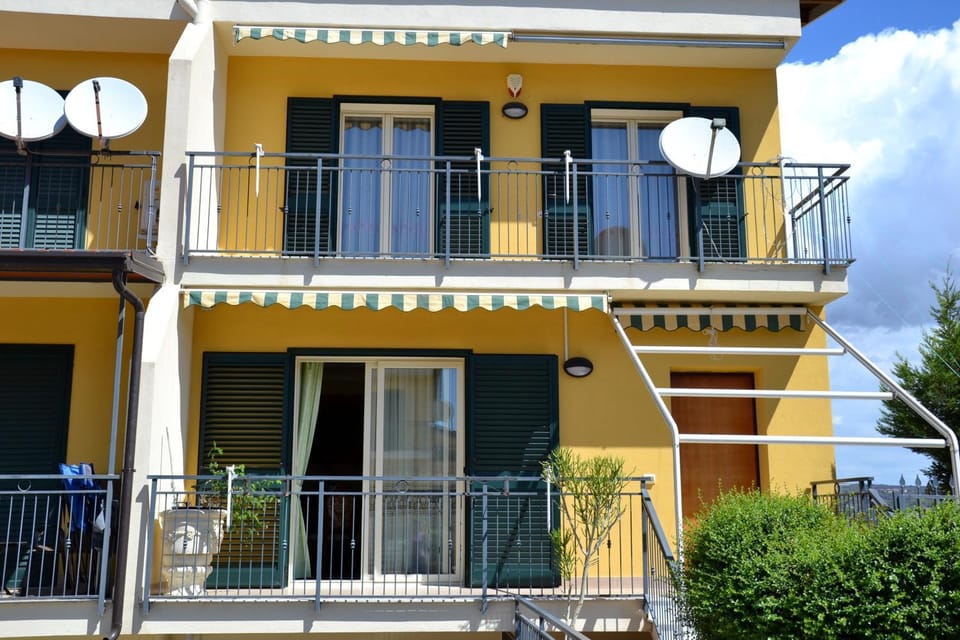 Property building, Balcony/Terrace