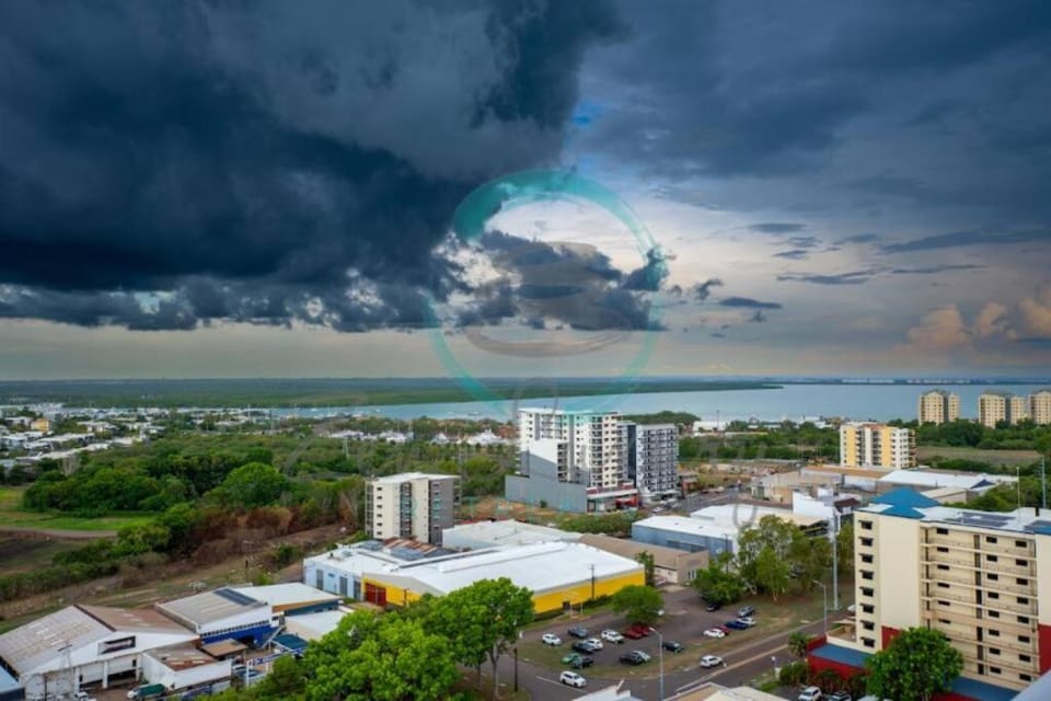 ZEN Pinnacle Penthouse (2) 3-BR Panoramic Retreat Apartment in Darwin