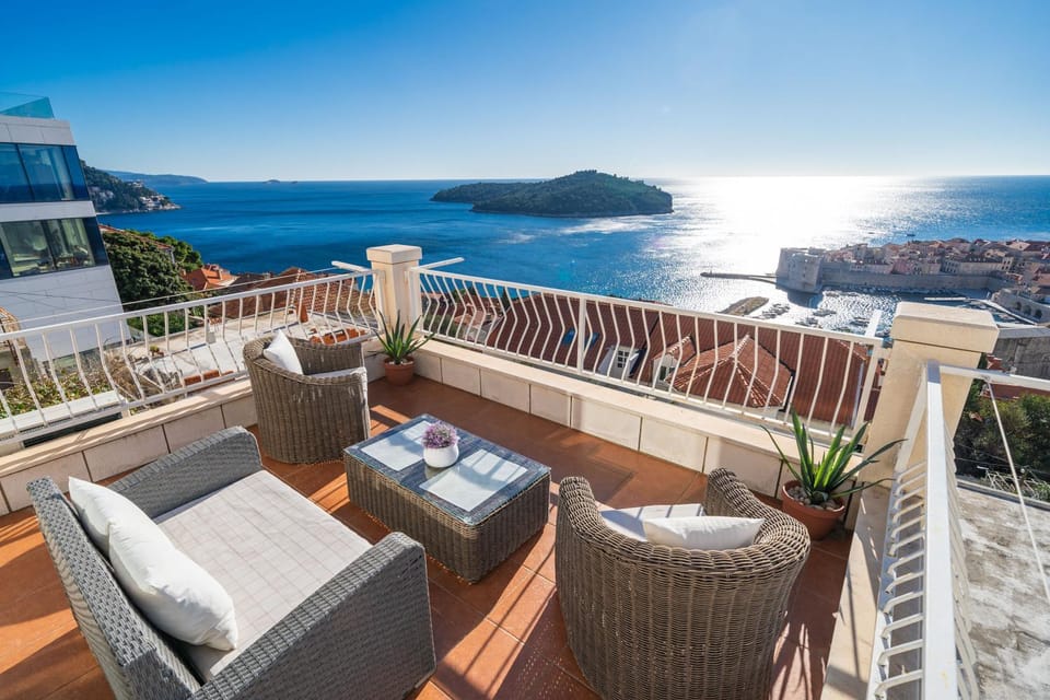 View (from property/room), Balcony/Terrace, Sea view