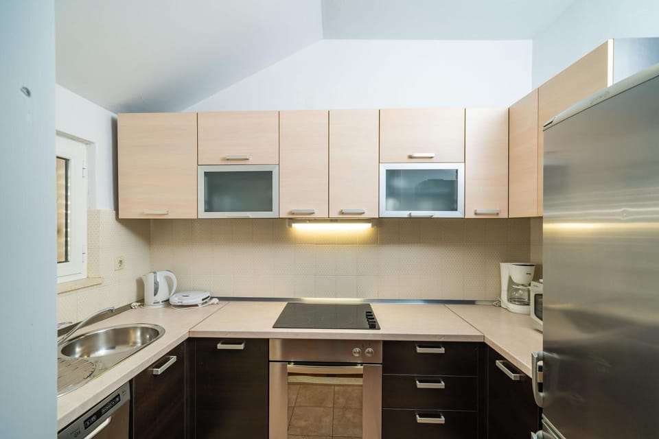 Kitchen or kitchenette, pet friendly