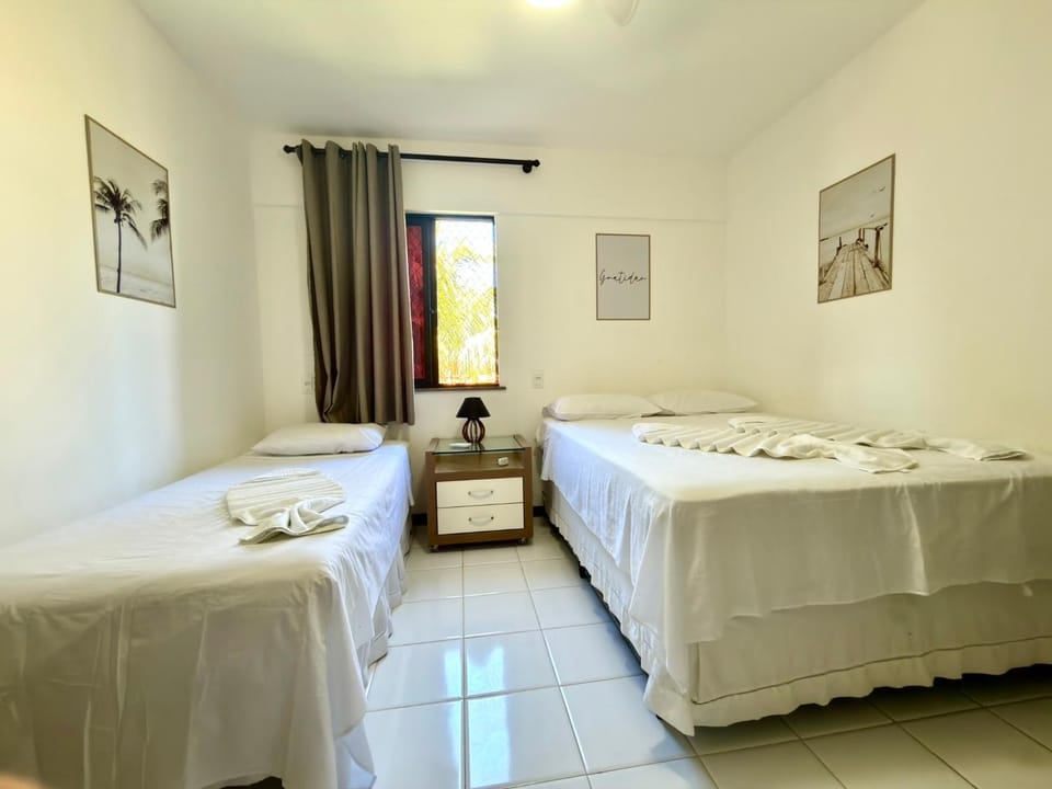 Flat 3 Quartos Pé na Areia, Piscina e Mar, Summer House Genipabu, Guarajuba Apartment in State of Bahia