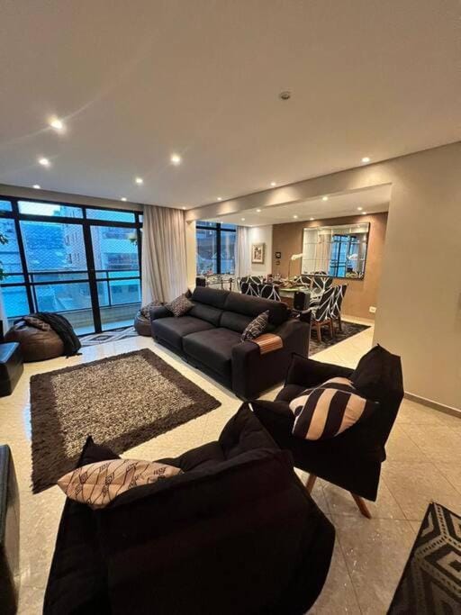 Apto 4 suítes (8 pessoas) - 50 metros da praia Apartment in Santos