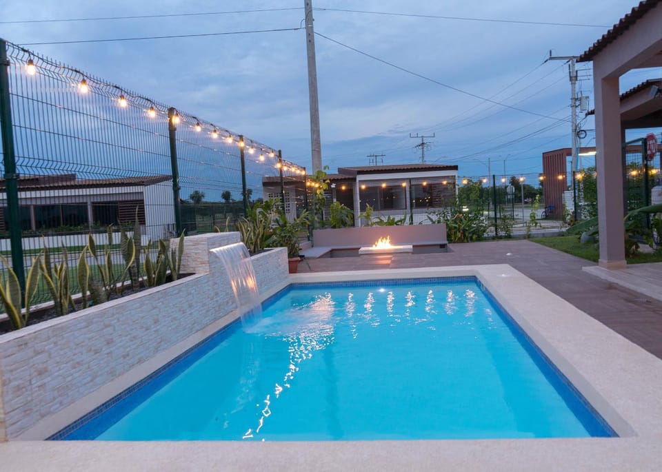 Swimming pool