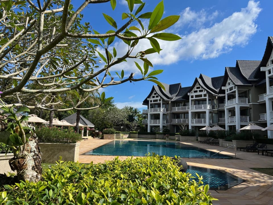 Property building, Balcony/Terrace, Swimming pool
