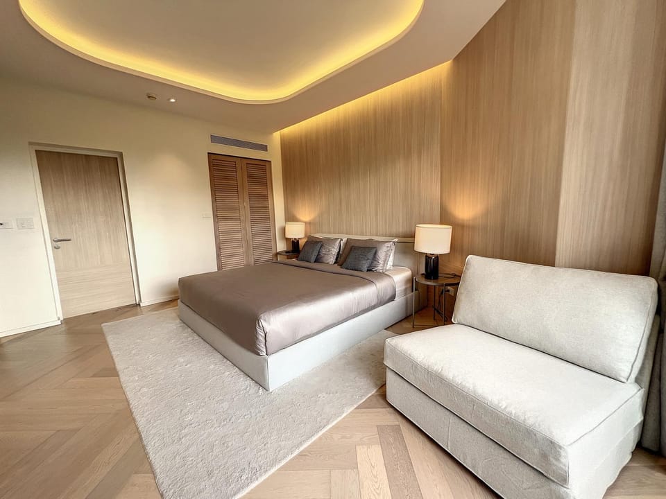Bed, Living room, Photo of the whole room, Bedroom, wardrobe