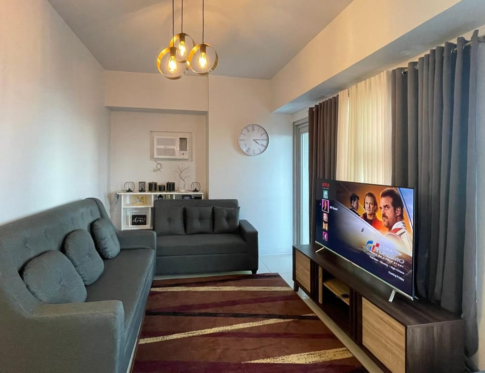 8 Adriatico- 1 Bedroom Condo with Balcony in Ermita near US Embassy Apartment in Manila City