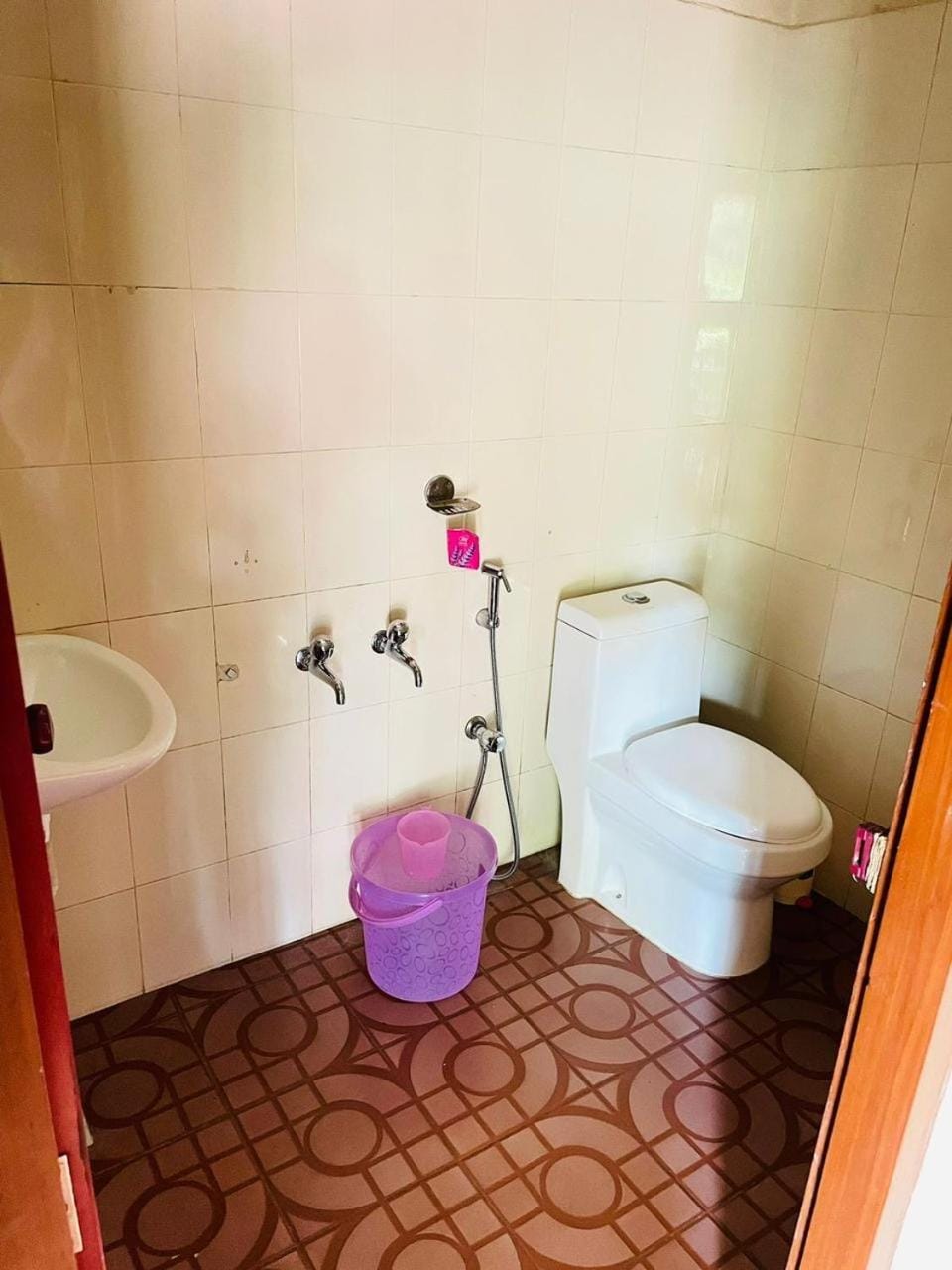 Shiny spices Homes Bed and Breakfast in Kerala