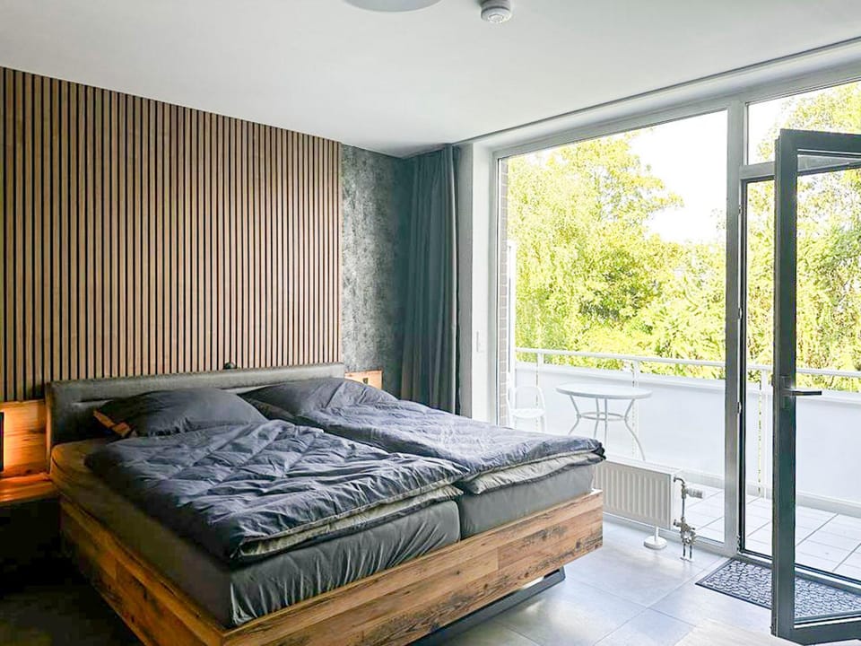 Bed, View (from property/room), Balcony/Terrace, Living room, Photo of the whole room