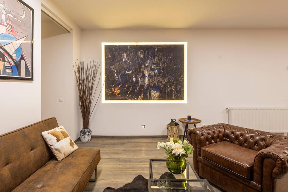 Living room, Decorative detail, Seating area