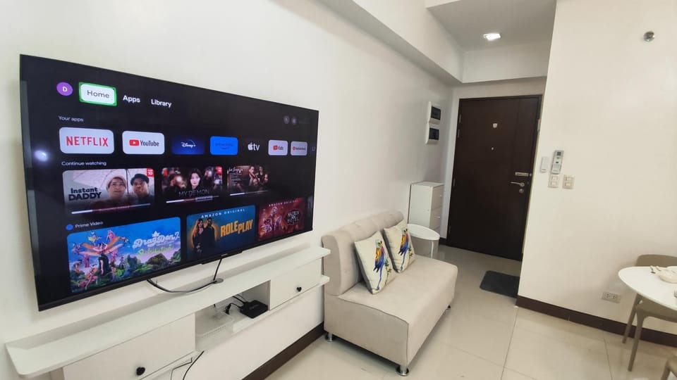 TV and multimedia, Seating area