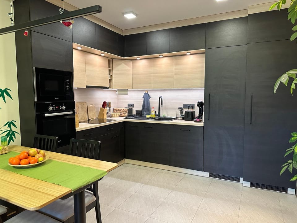 Coffee/tea facilities, Kitchen or kitchenette, Food and drinks, Dining area, dishwasher, minibar, pet friendly, toaster, washing machine, dryer, kitchen