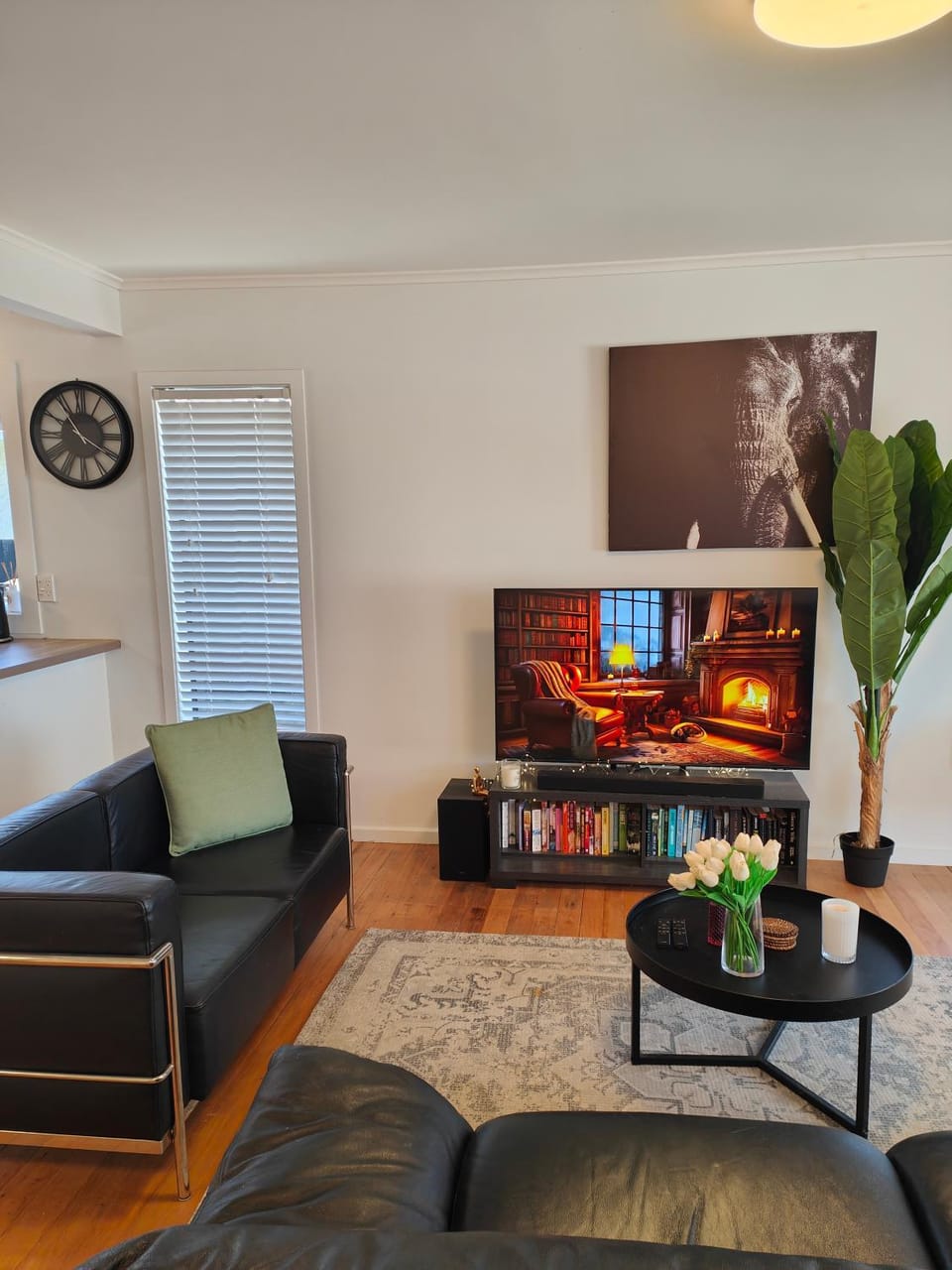 TV and multimedia, Living room, Seating area
