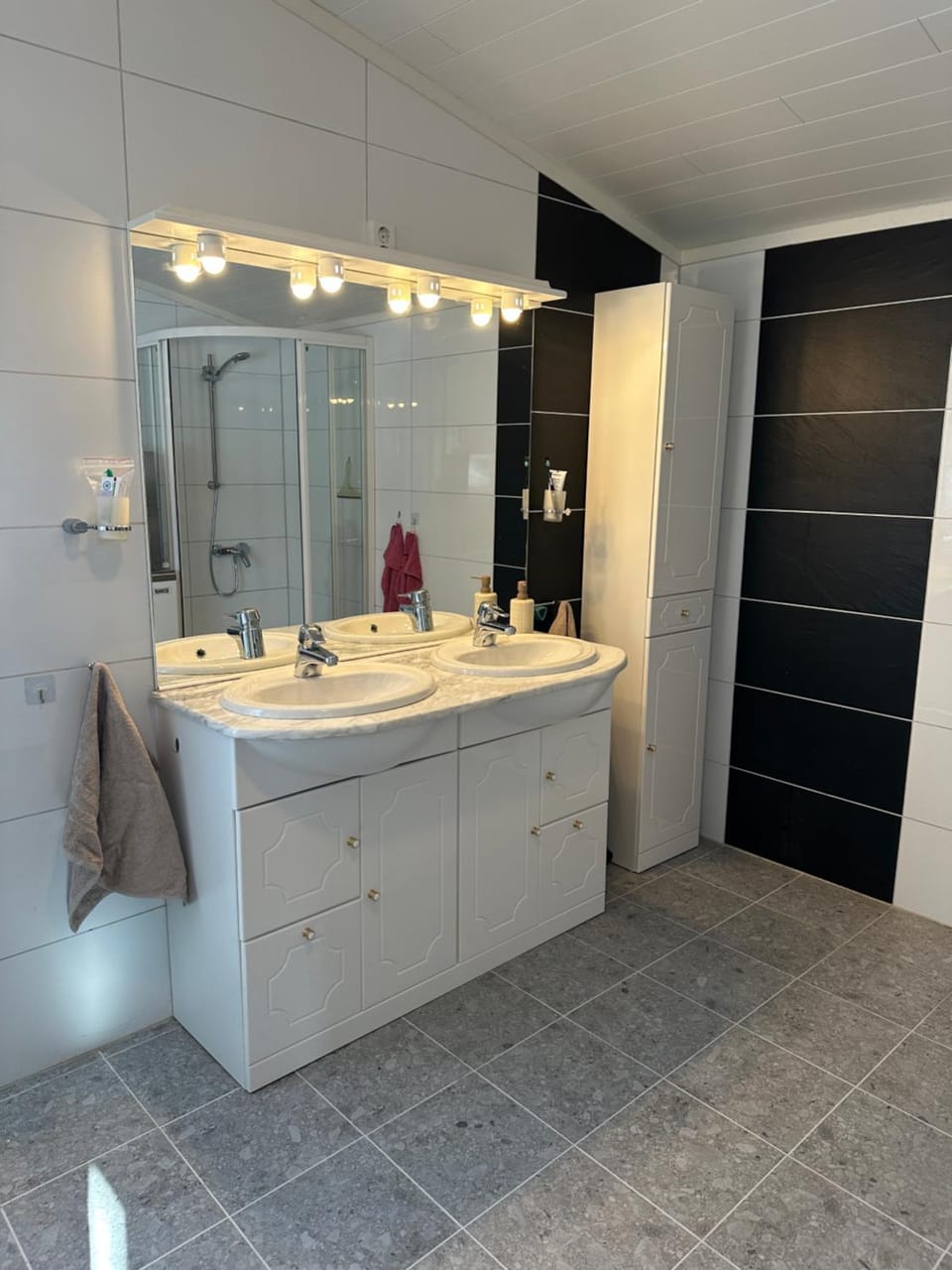 Familievennlig fritidsbolig i hjertet av Flå, perfekt for besøk i Bjørneparken House in Viken, Norway