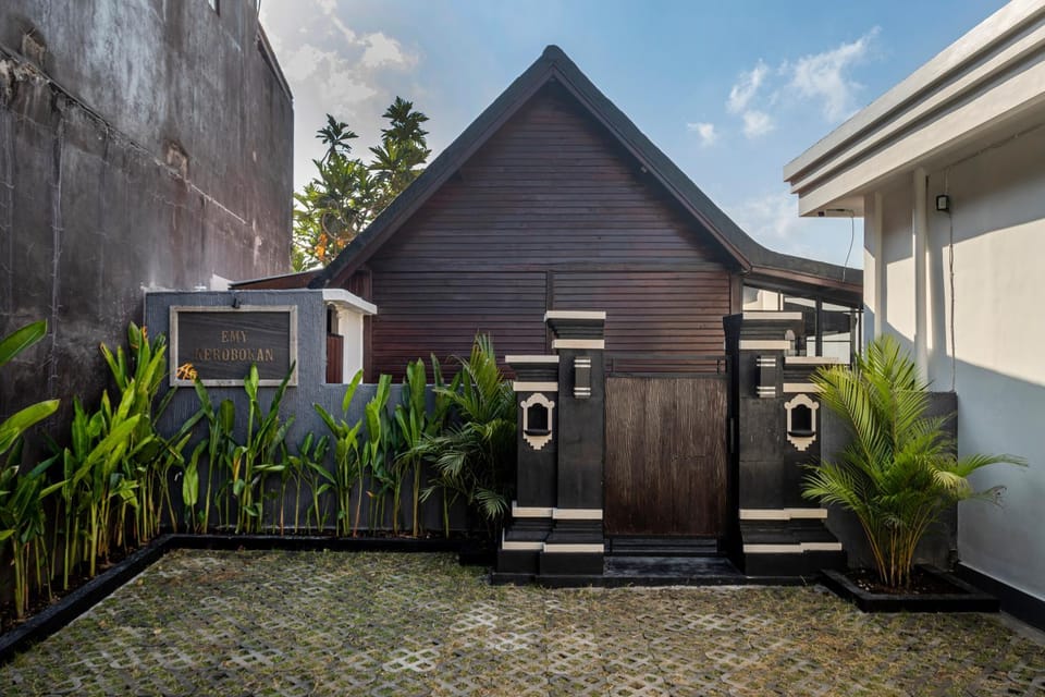 Emy Kerobokan Apartment in North Kuta