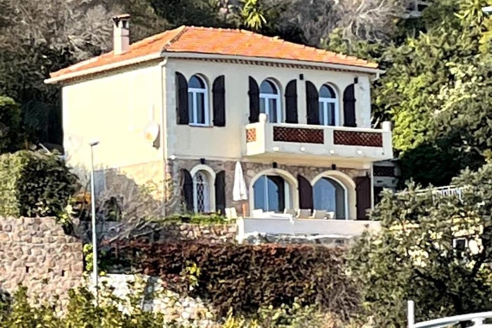 maison vue mer panoramique et jacuzzi Villa in Mandelieu-La Napoule