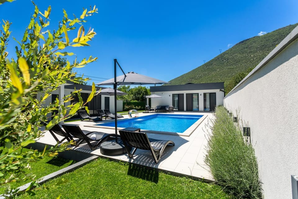 Patio, Natural landscape, Garden, Garden view, Mountain view, Pool view, Swimming pool, sunbed