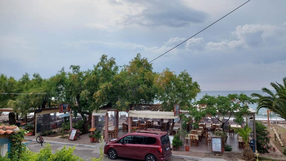 Restaurant/places to eat, Sea view