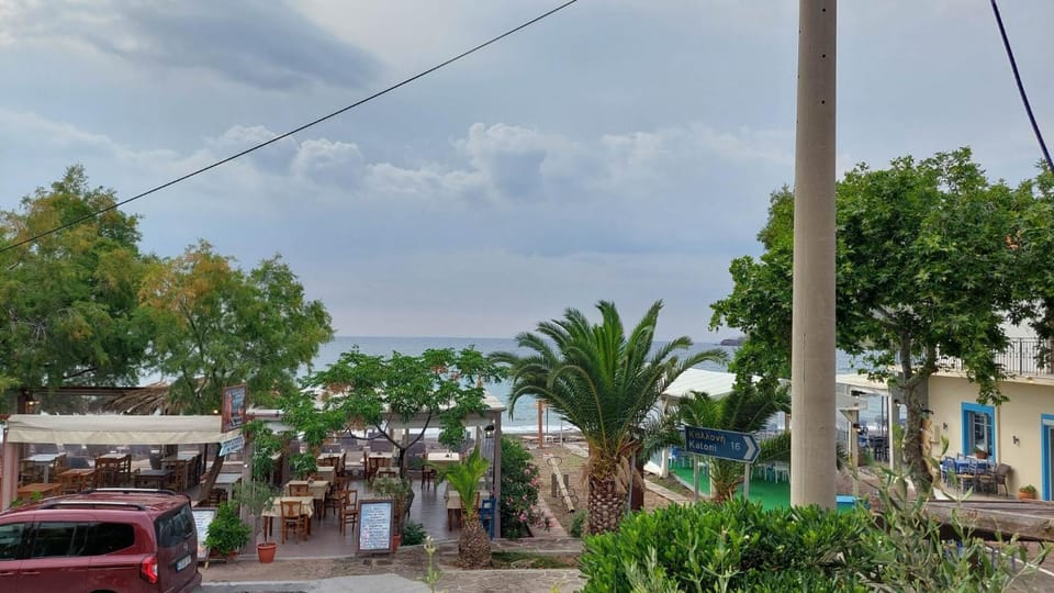 Restaurant/places to eat, View (from property/room), Sea view