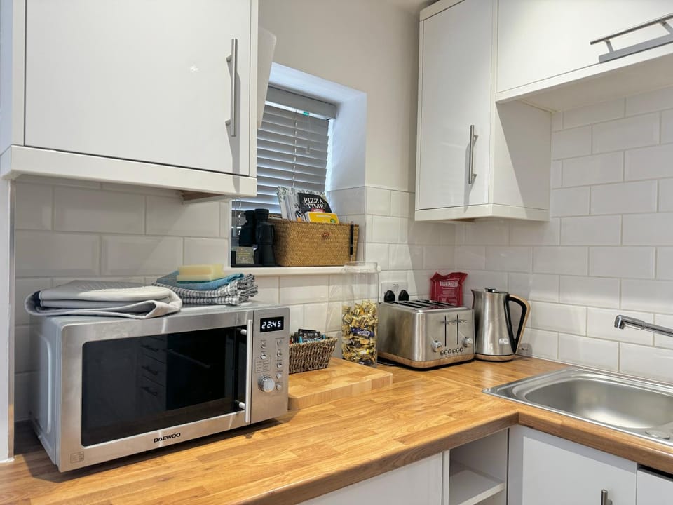 The Wilsons Courtyard, 2 - Bed, Sleeps 4, Pets Welcome Apartment in England