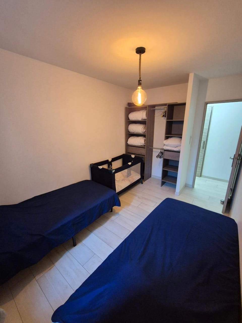 Bed, Photo of the whole room, Bedroom, wardrobe