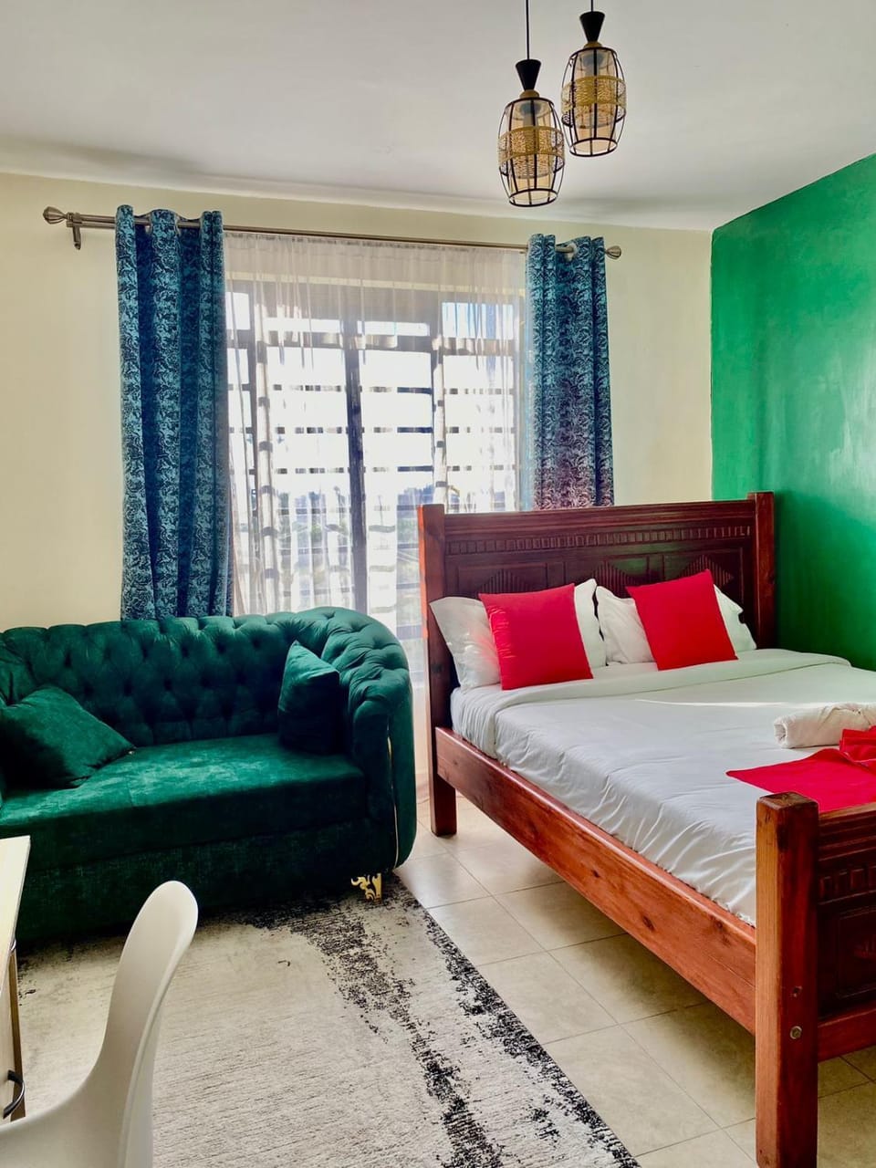 Bed, Living room, Photo of the whole room, Seating area, Bedroom