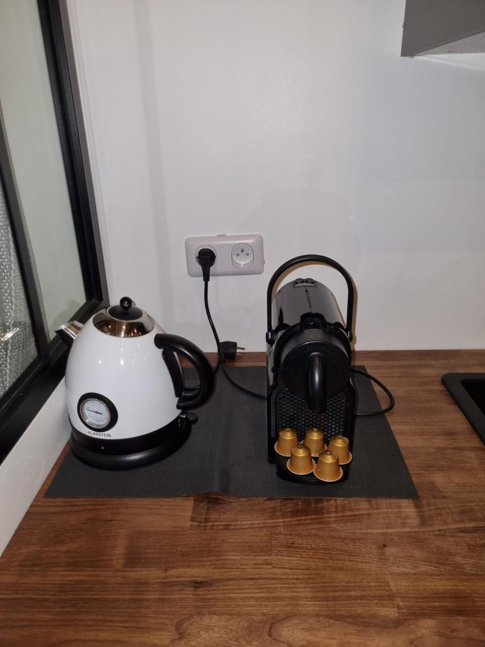 Coffee/tea facilities, toaster