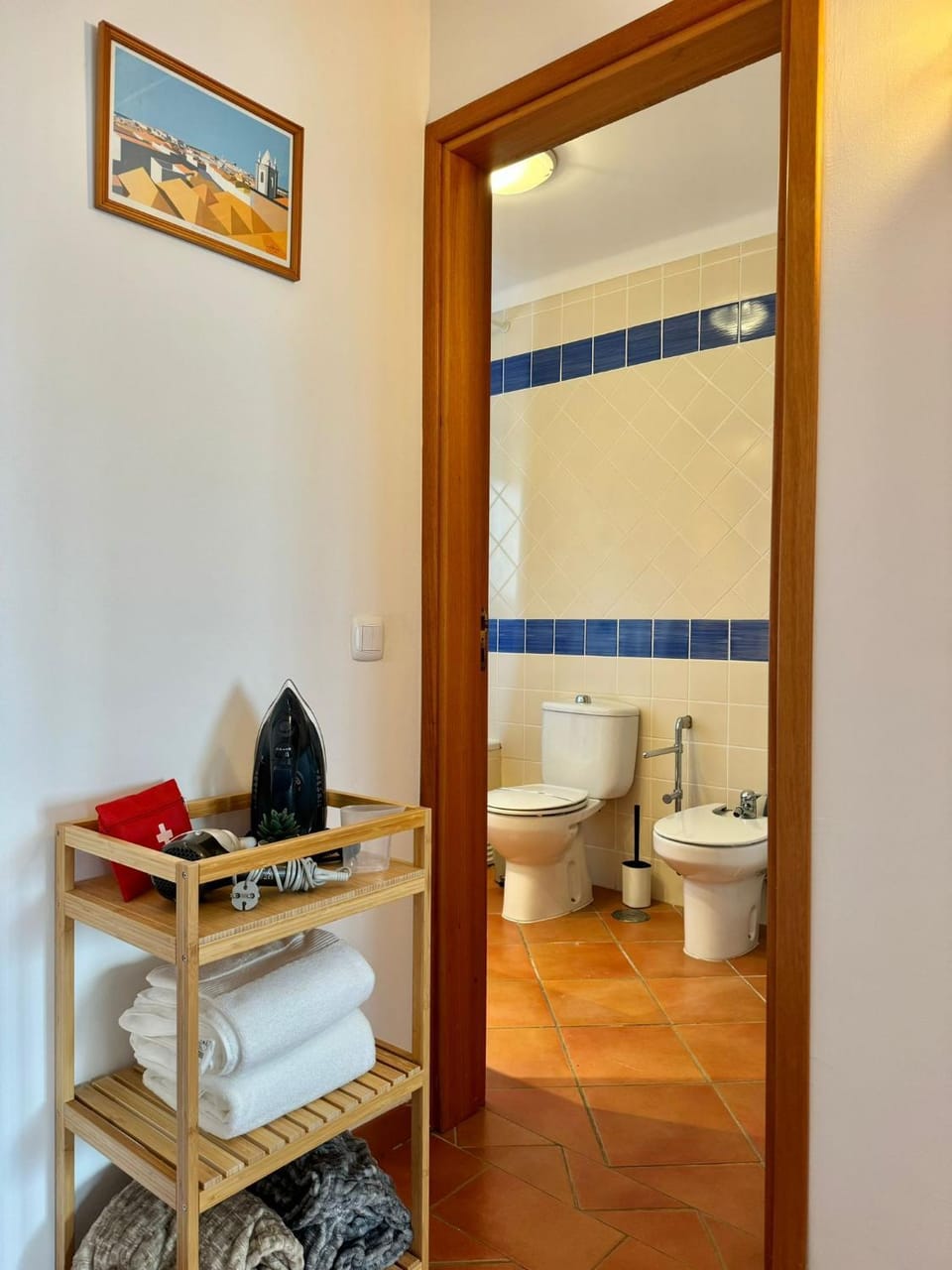 Toilet, Bathroom, towels