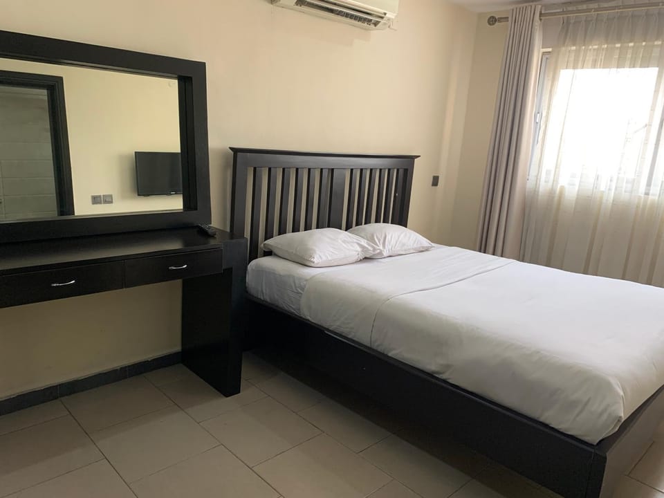 Bed, Photo of the whole room, Bedroom, air conditioner