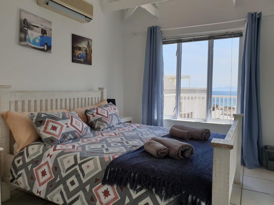Bedroom, Sea view