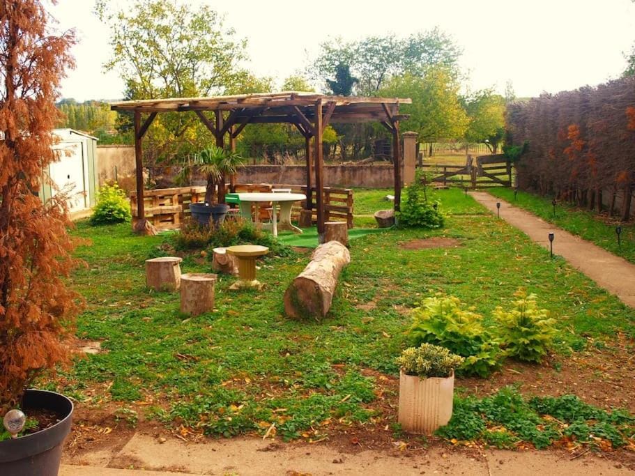 Studio Indépendant en Rez de jardin sans vis-à-vis Apartment in Auvergne-Rhône-Alpes