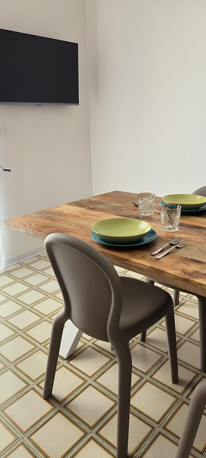TV and multimedia, Dining area