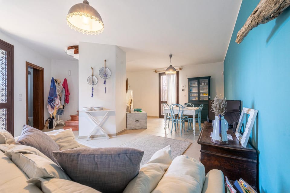 Living room, Photo of the whole room, Seating area