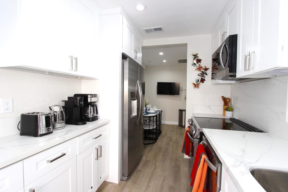 NEW! 2-Bedroom Fontana Guest House close to Kaiser Permanente House in Rialto