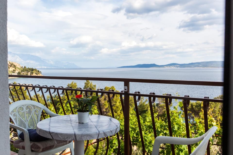 Apartments Lokva Beach Apartment in Split-Dalmatia County