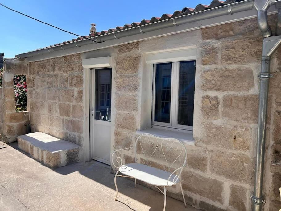 La Petite Grange - 5 mn gare SNCF - Wifi & Netflix Apartment in Nouvelle-Aquitaine