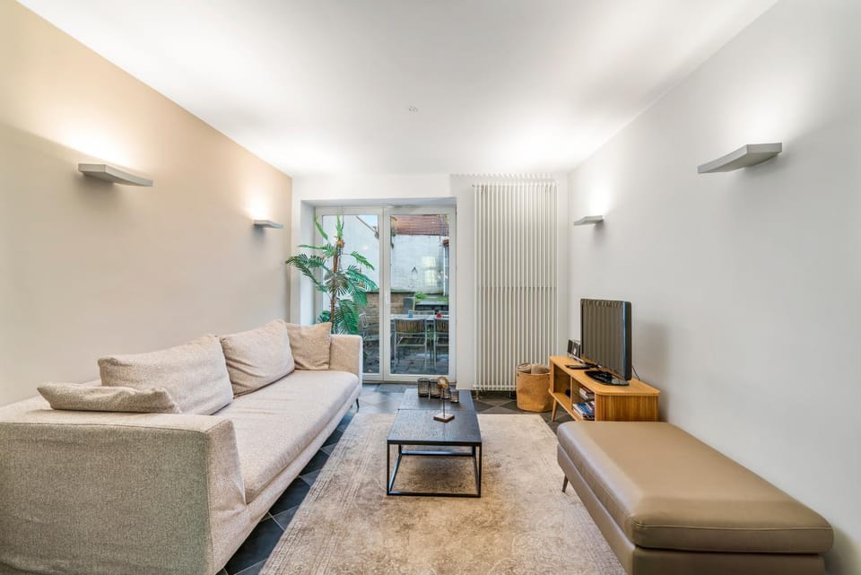 TV and multimedia, Balcony/Terrace, Living room, Seating area