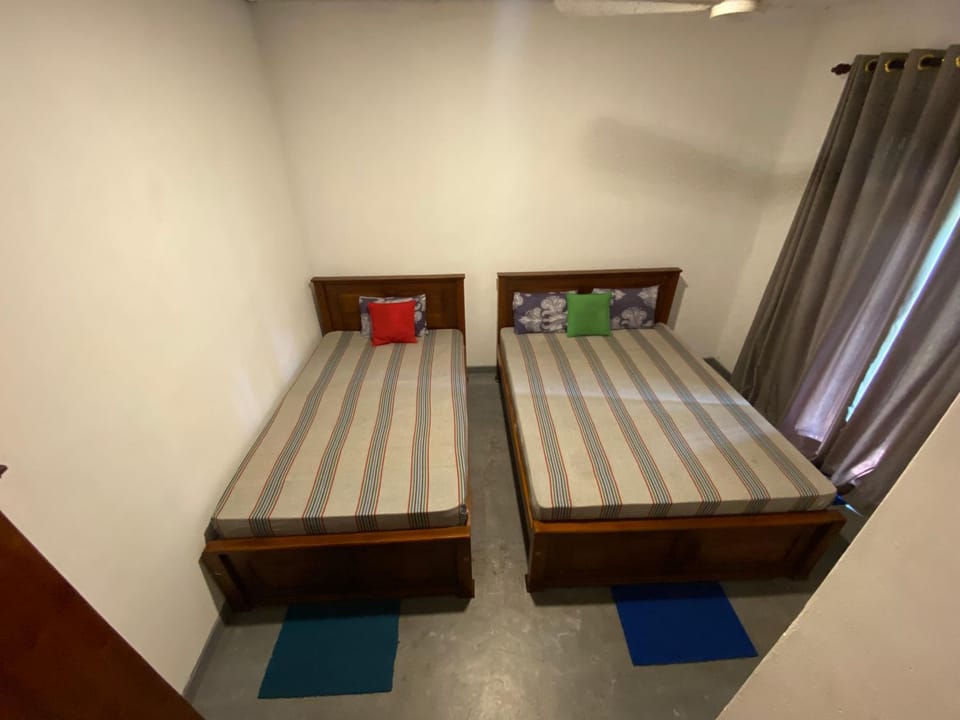 Shower, Toilet, Bed, Bathroom, Bedroom, furniture, internet, towels