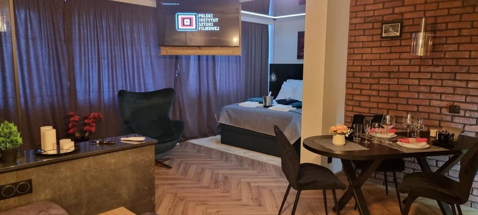 Kitchen or kitchenette, Bedroom