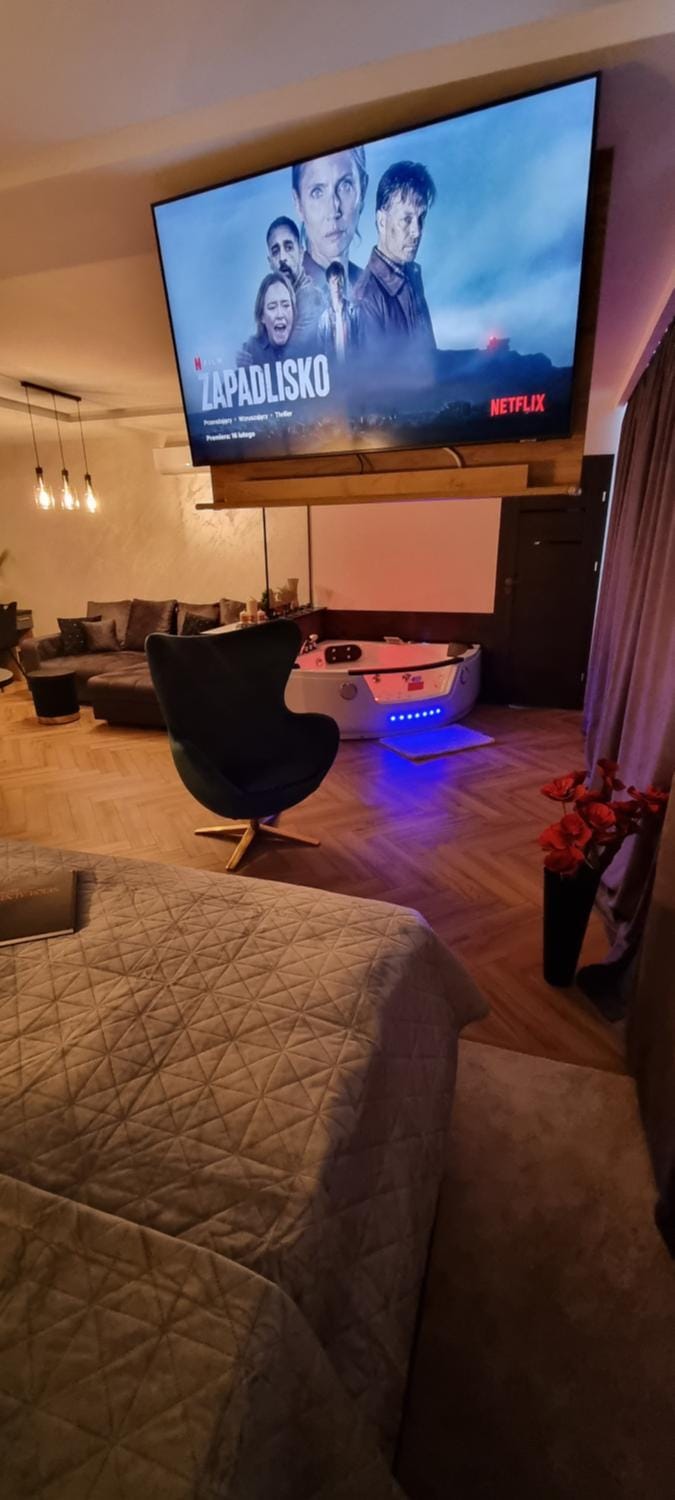 Communal lounge/ TV room, Photo of the whole room, Evening entertainment, Bedroom
