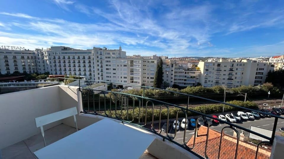 Neighbourhood, City view