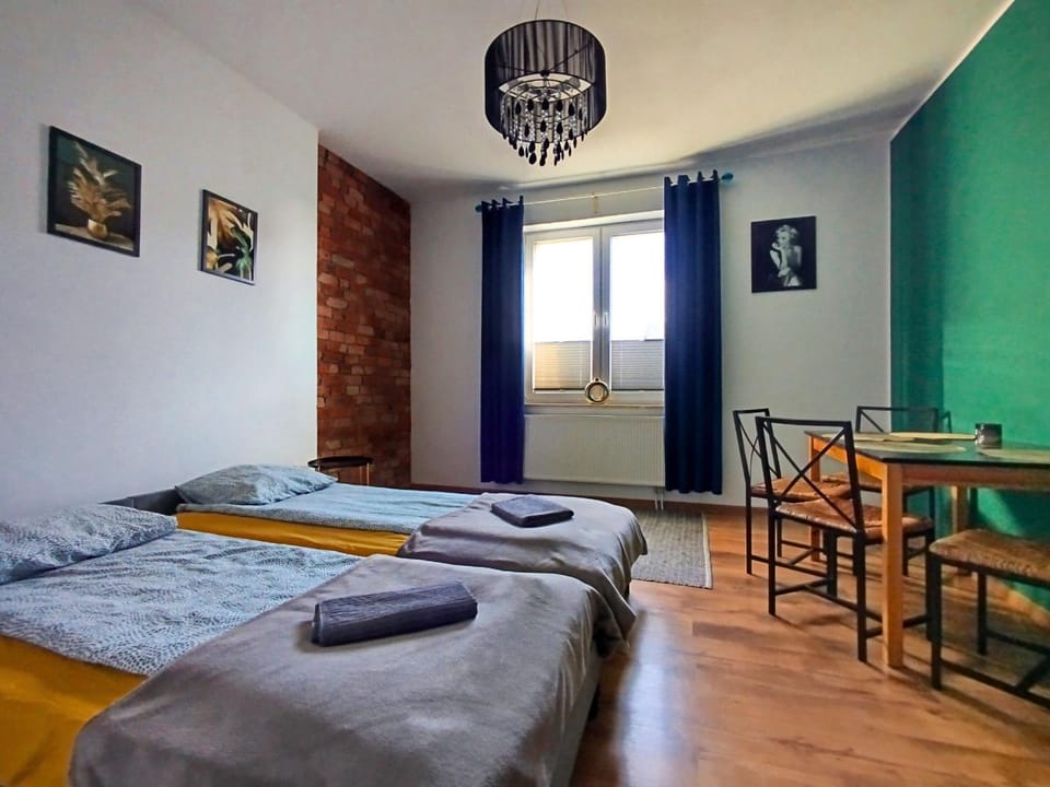 Bed, Living room, Photo of the whole room, Seating area, Dining area, Bedroom
