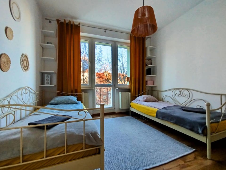 Bed, Living room, Photo of the whole room, Seating area, Bedroom, internet, internet, towels