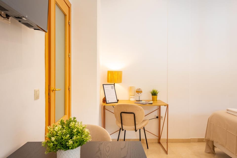 Living room, Photo of the whole room, Seating area